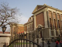 Tianjin Foreign Studies University emblem